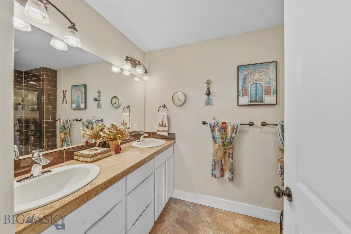 1155 Advance Drive