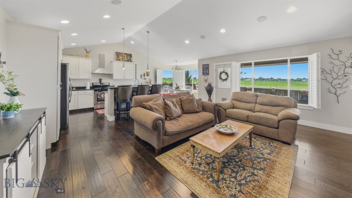 1155 Advance Drive