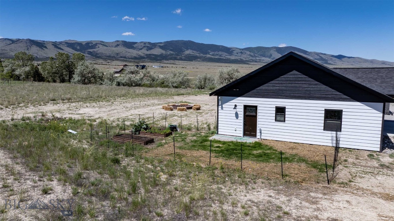 25 S 51 Ranch Drive