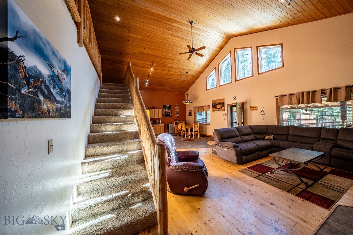 23 Lodgepole Lane W