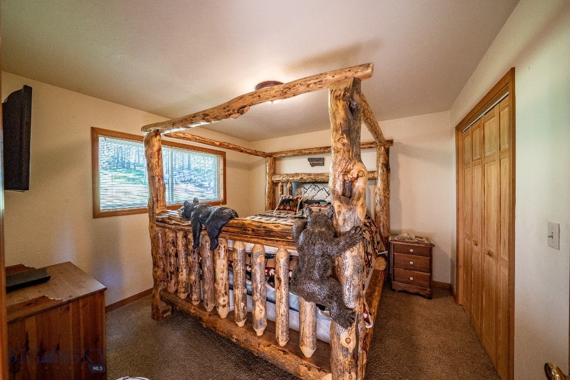 23 Lodgepole Lane W