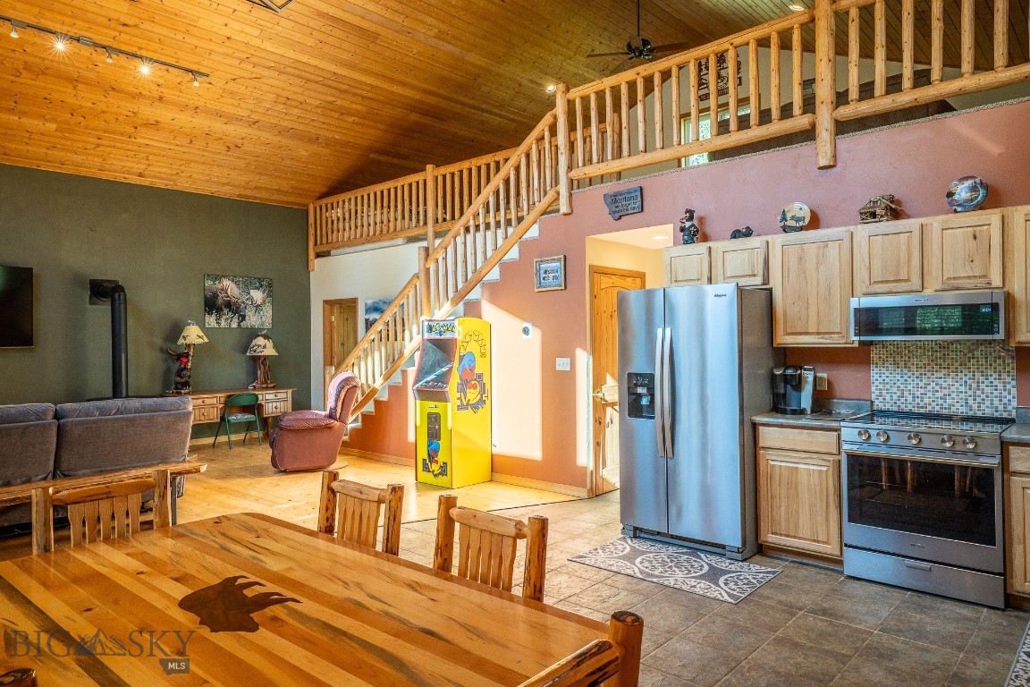 23 Lodgepole Lane W