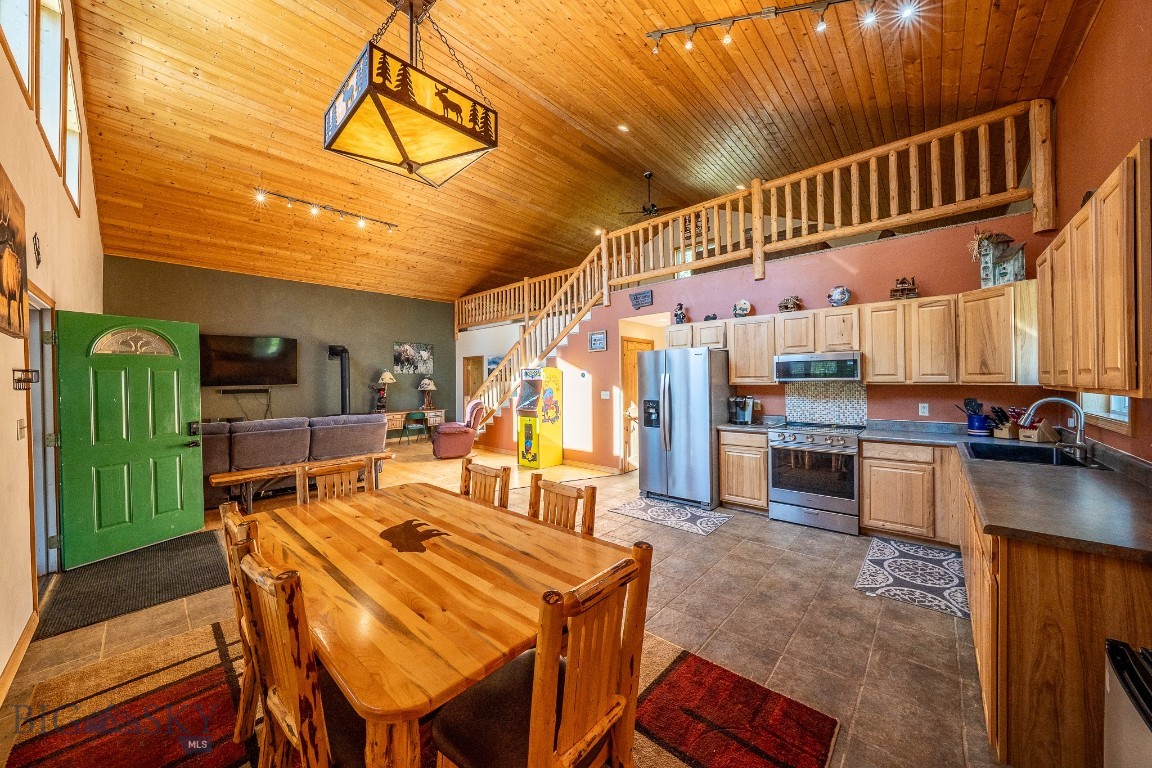 23 Lodgepole Lane W