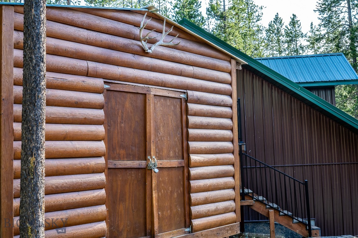 23 Lodgepole Lane W