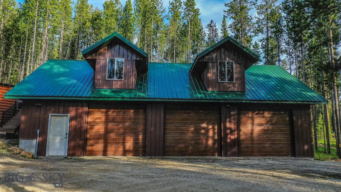 23 Lodgepole Lane W
