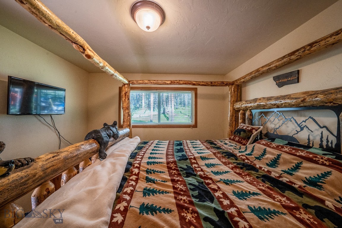 23 Lodgepole Lane W