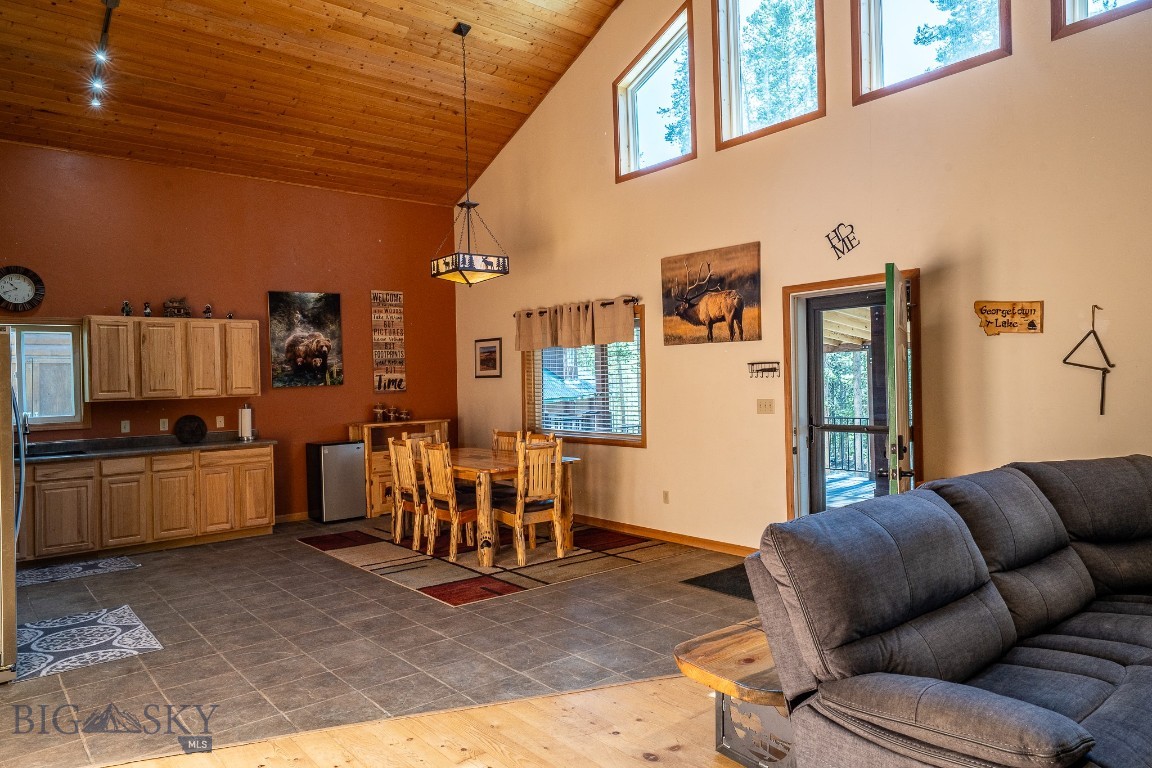 23 Lodgepole Lane W