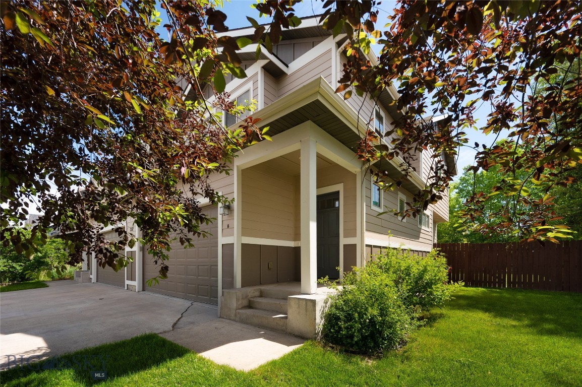 712 Forestglen Drive B