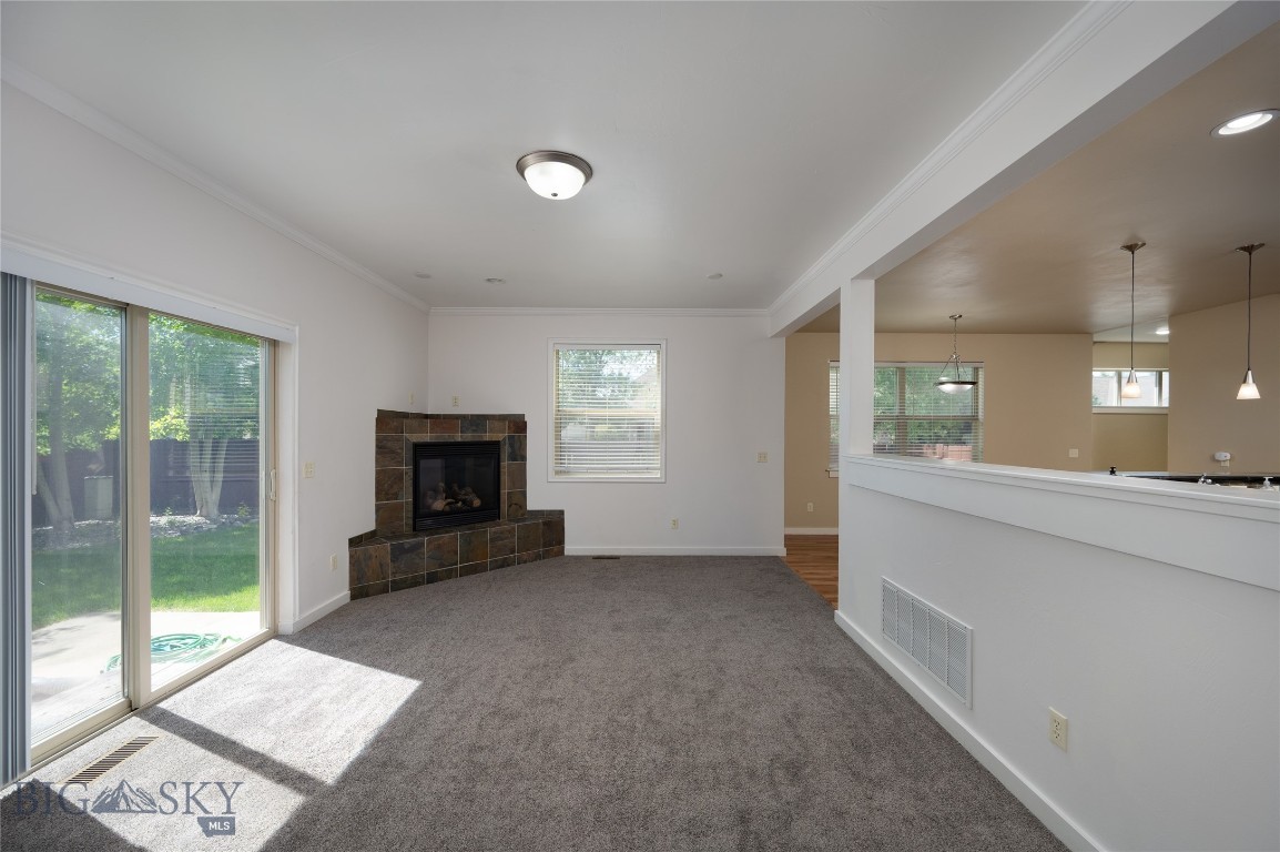 712 Forestglen Drive B