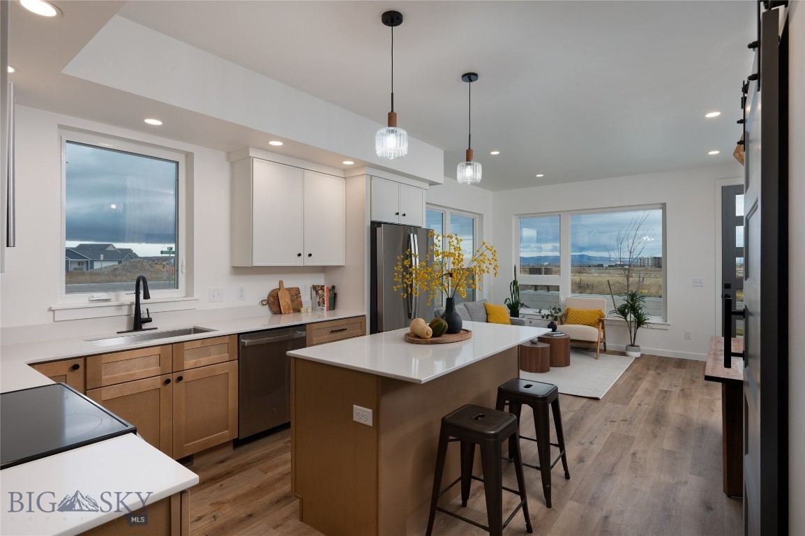 845 Accolade Loop