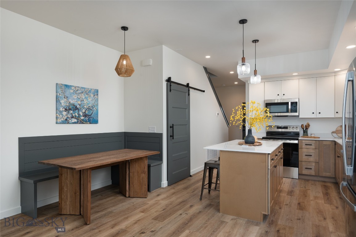 845 Accolade Loop