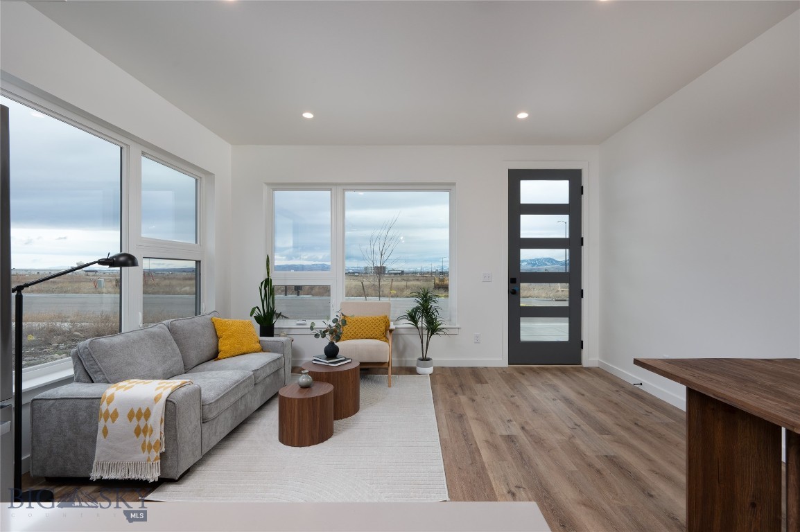 845 Accolade Loop