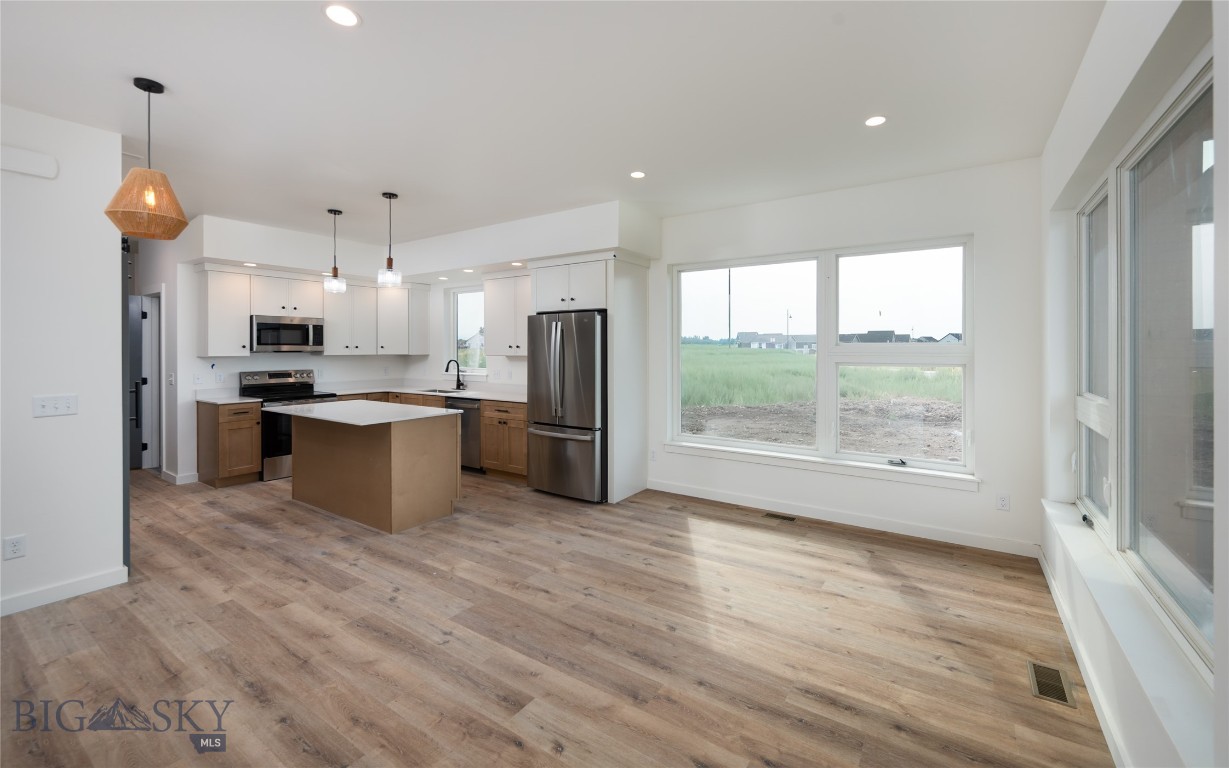 845 Accolade Loop