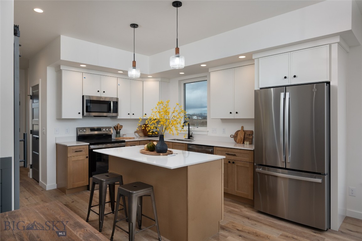 845 Accolade Loop