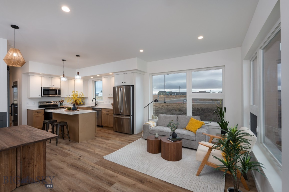 845 Accolade Loop