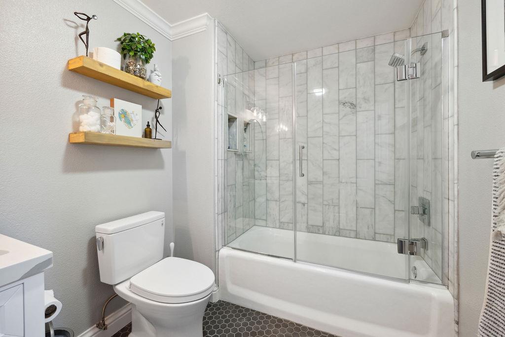 111 Saint Matthews AVE 103