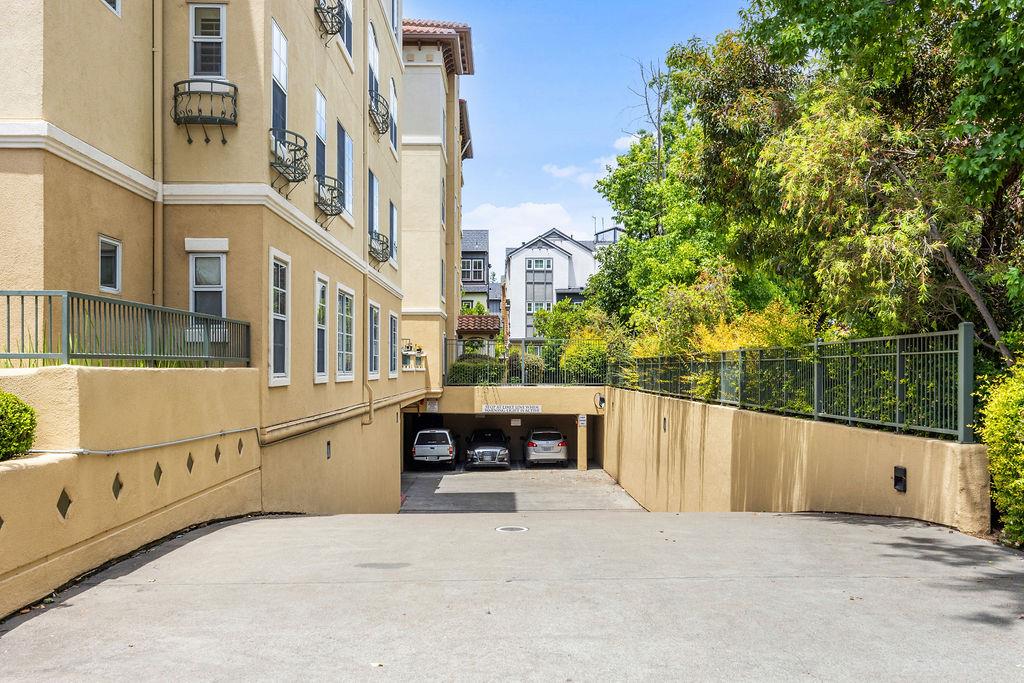 111 Saint Matthews AVE 103