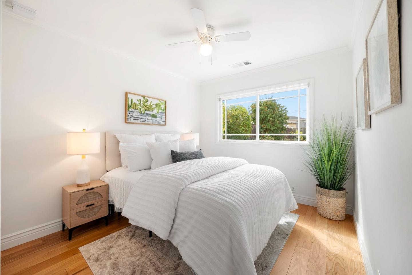 1976 Shoreview Avenue