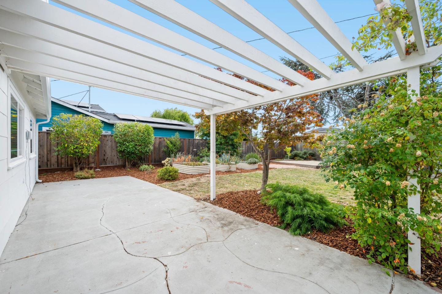 1976 Shoreview Avenue