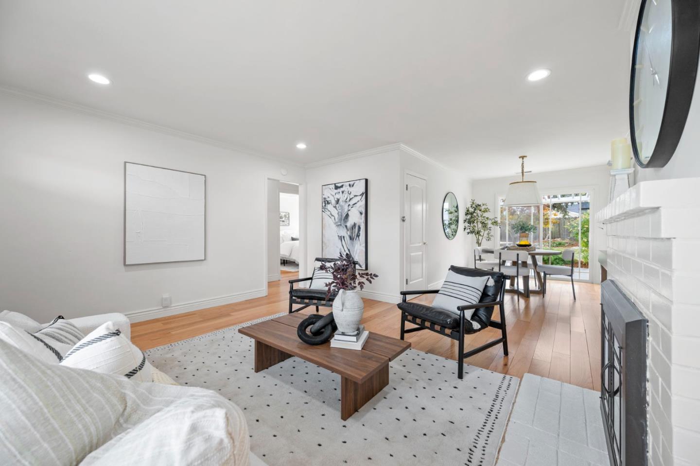 1976 Shoreview Avenue