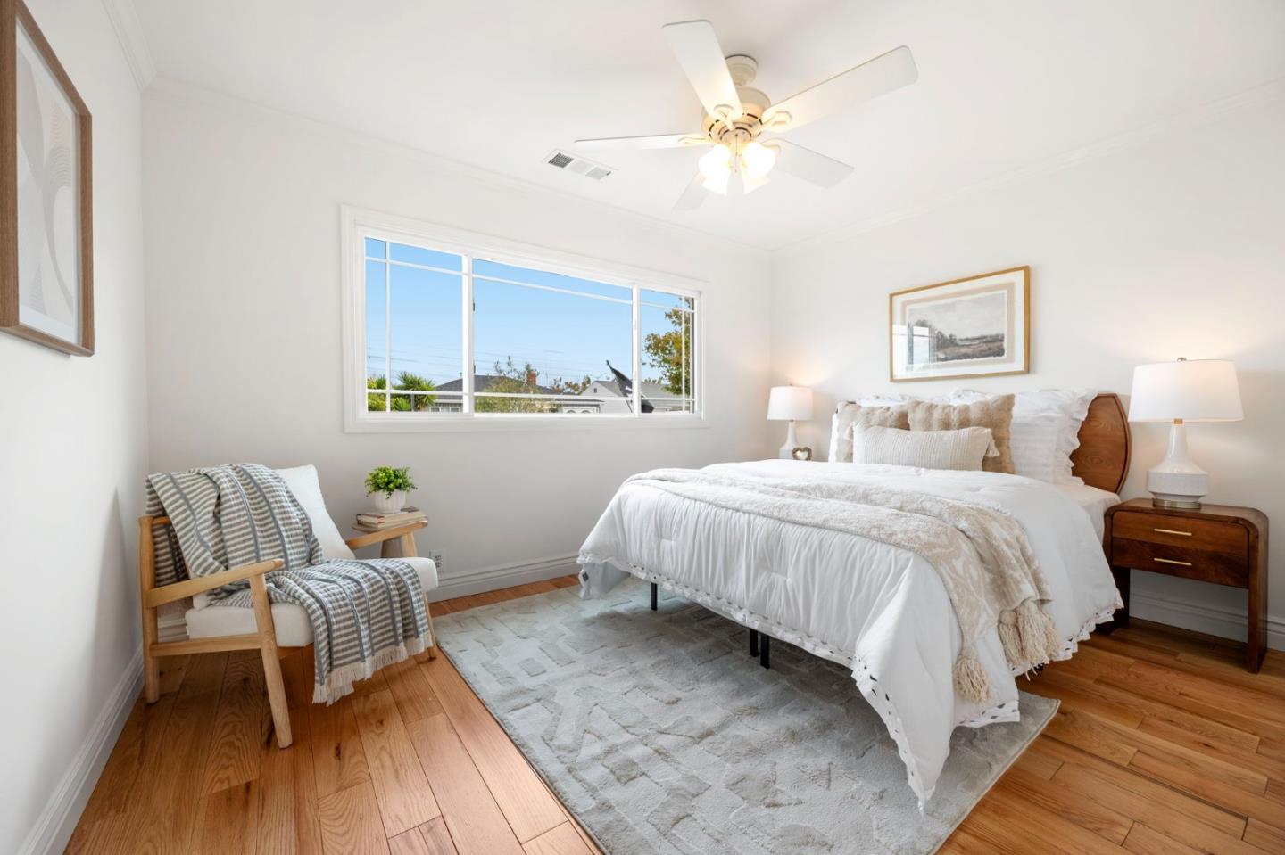 1976 Shoreview Avenue