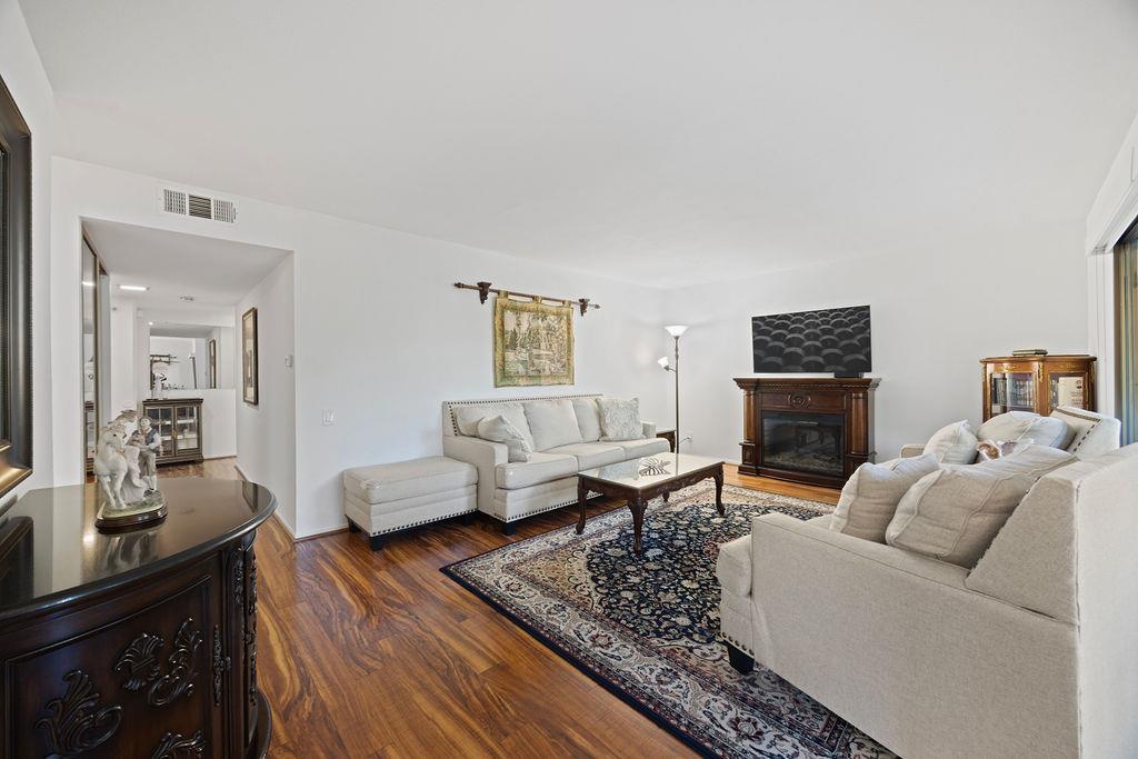 3350 La Mesa Drive 10