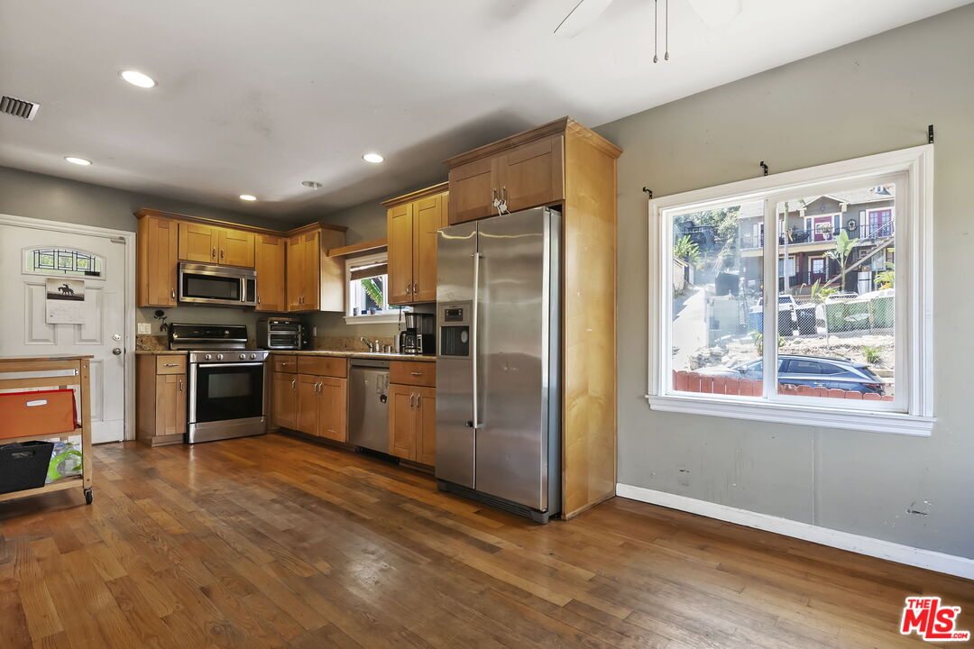 1947 Whitmore Ave
