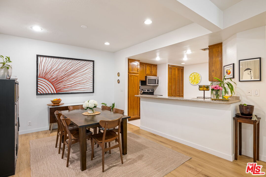 1833 Fairburn Ave Unit: 205