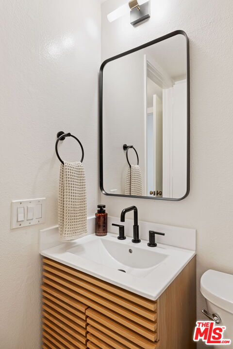 1833 Fairburn Ave Unit: 205