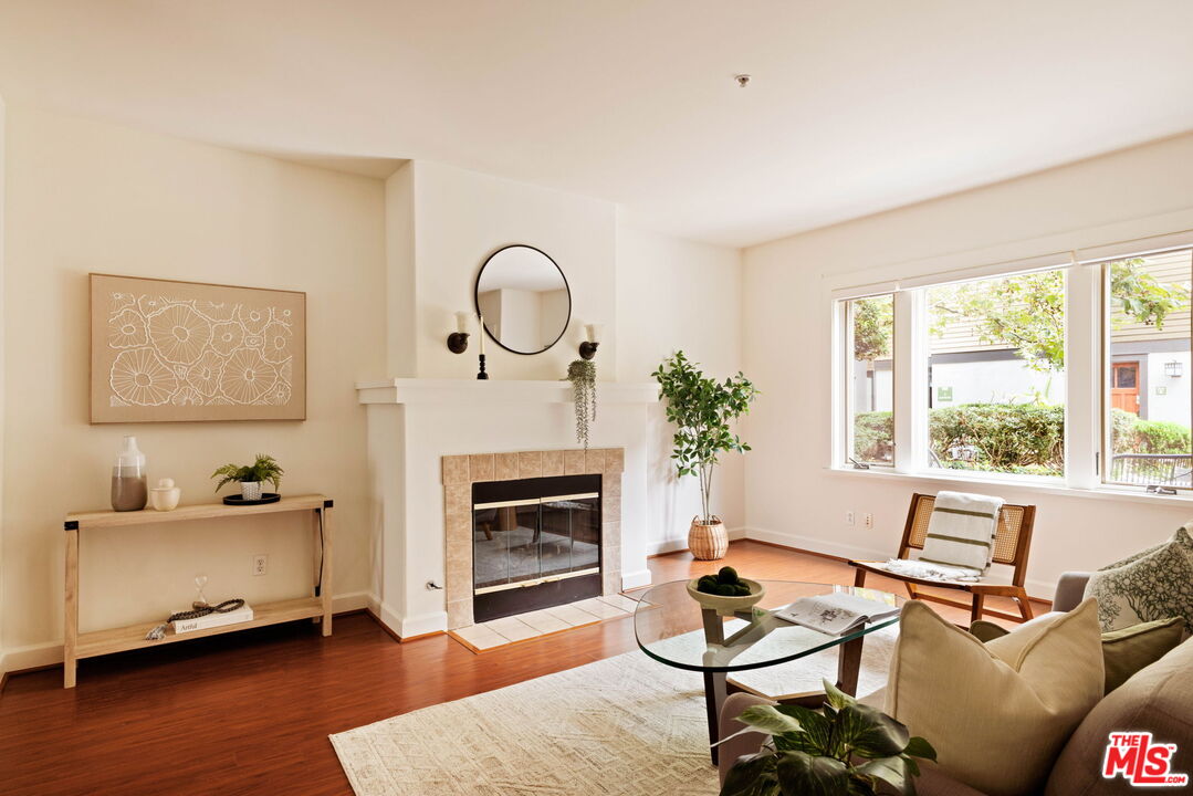 727 Meridian Ave Unit: D