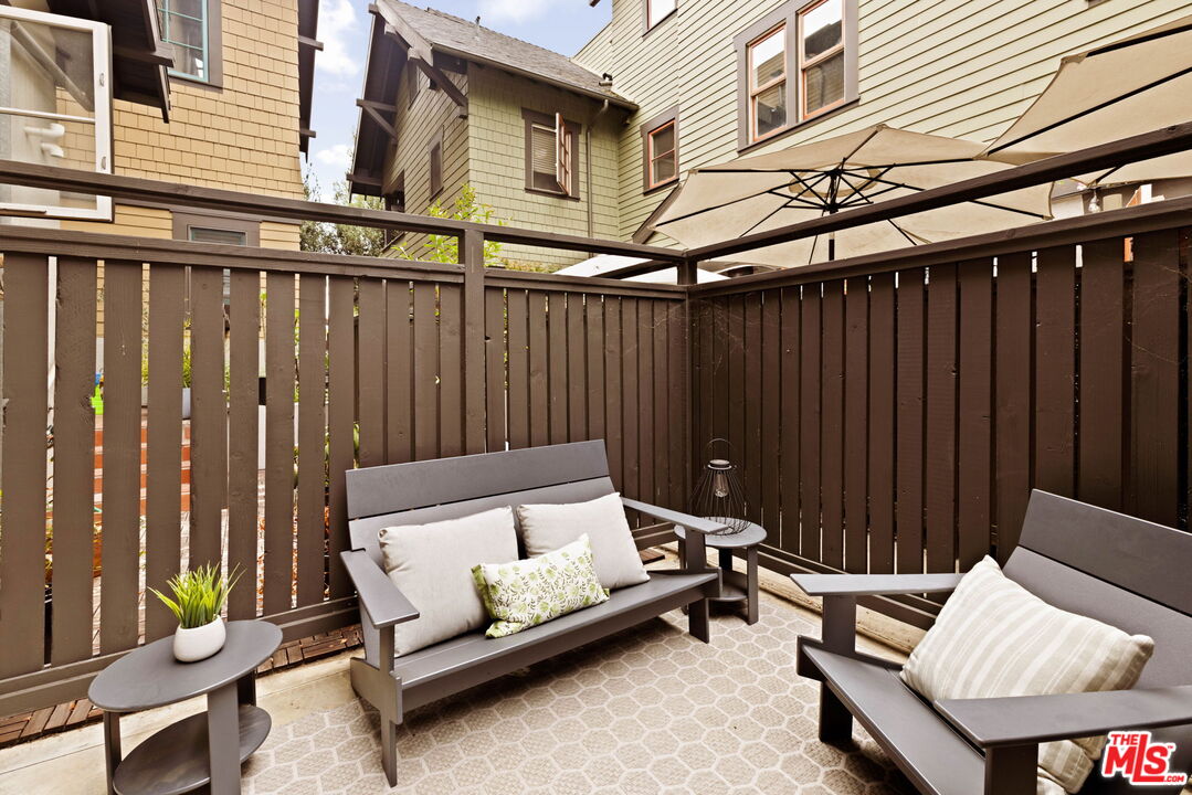 727 Meridian Ave Unit: D