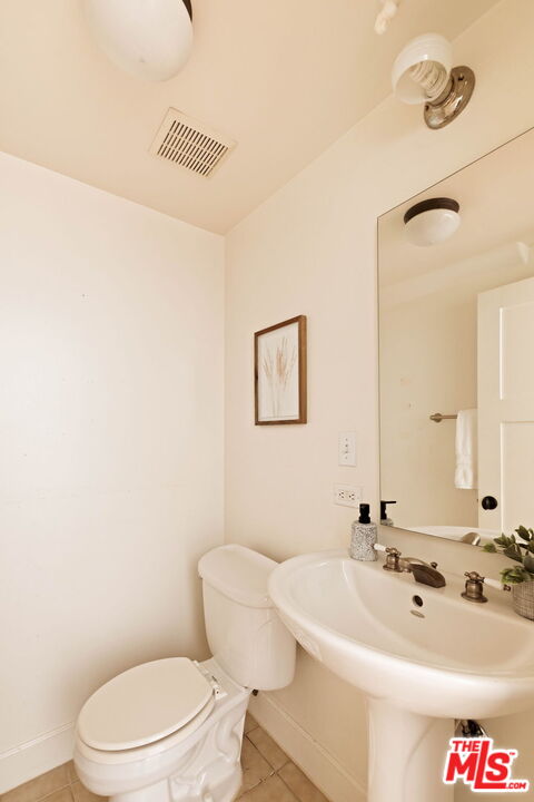 727 Meridian Ave Unit: D