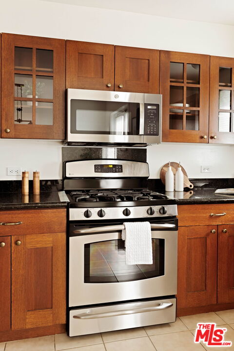 727 Meridian Ave Unit: D