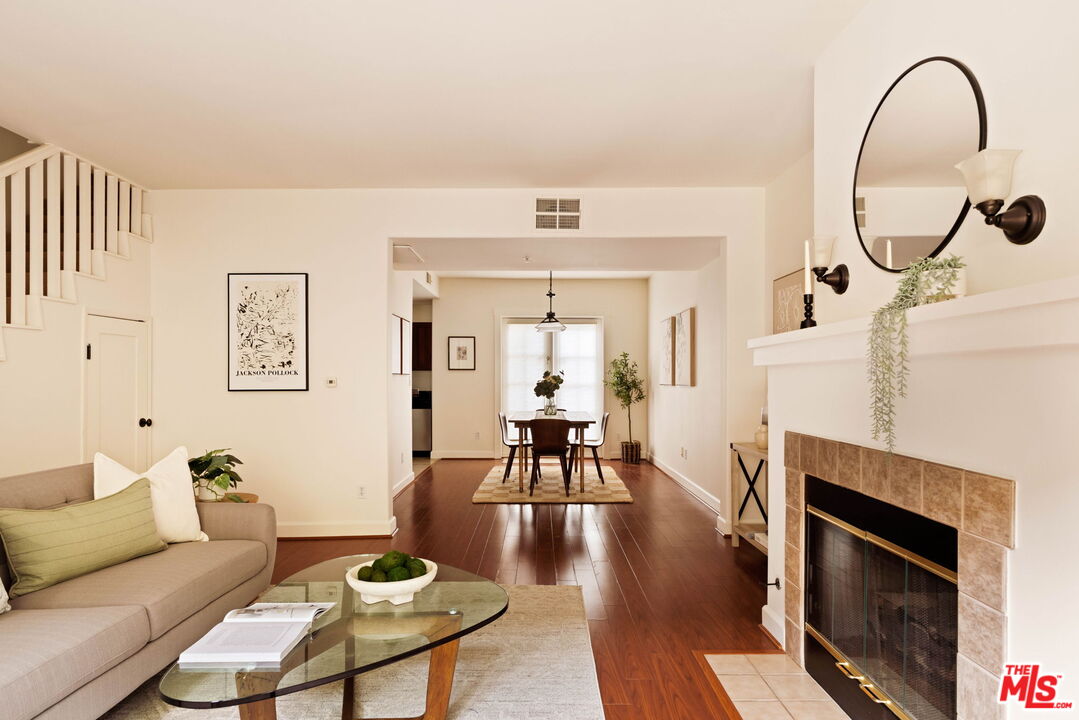 727 Meridian Ave Unit: D