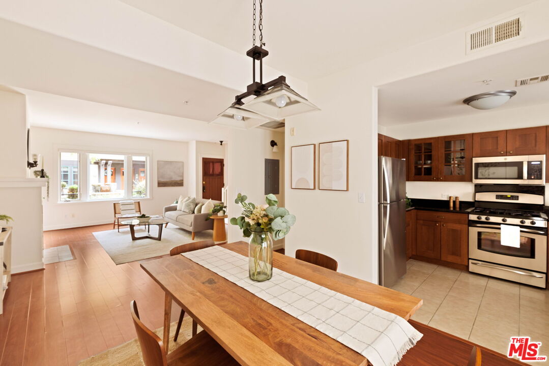 727 Meridian Ave Unit: D