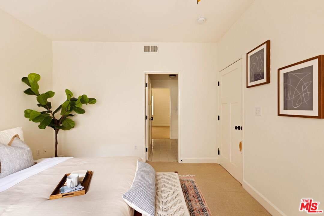 727 Meridian Ave Unit: D