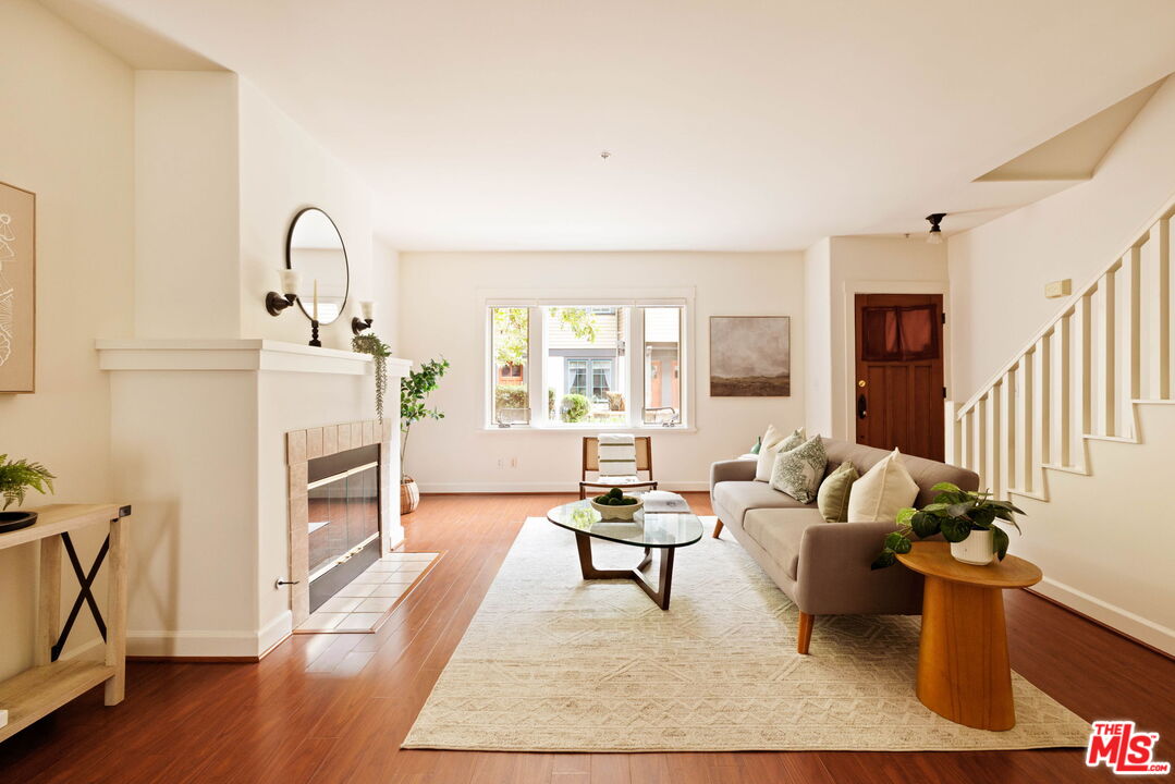 727 Meridian Ave Unit: D