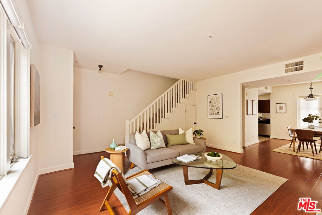 727 Meridian Ave Unit: D
