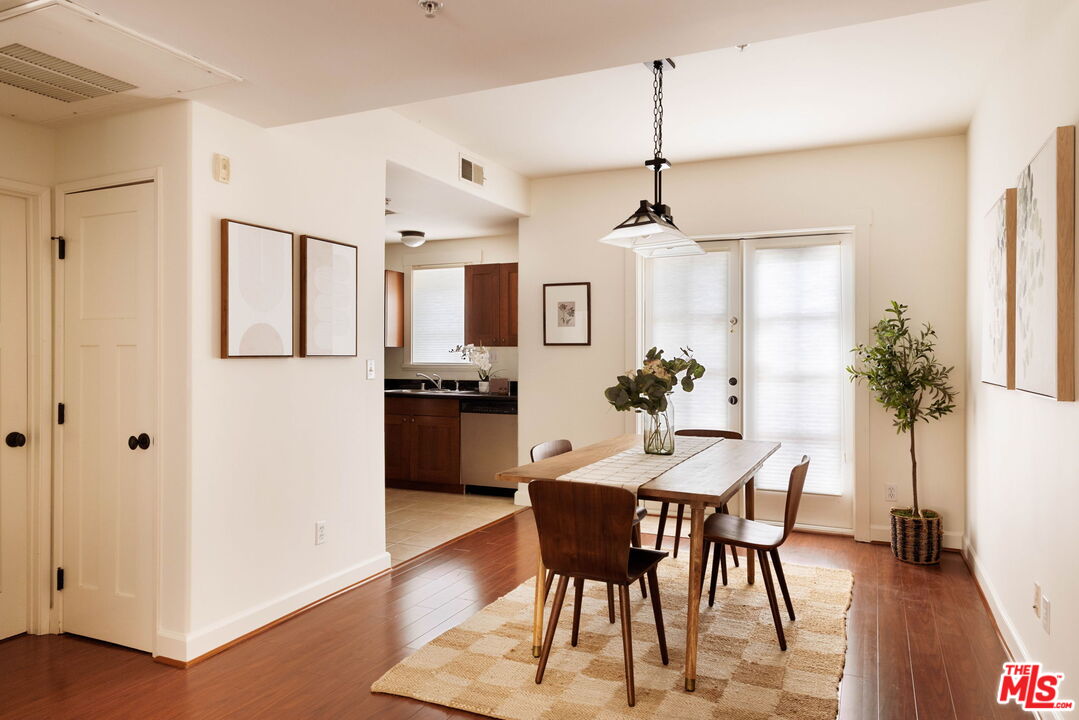 727 Meridian Ave Unit: D
