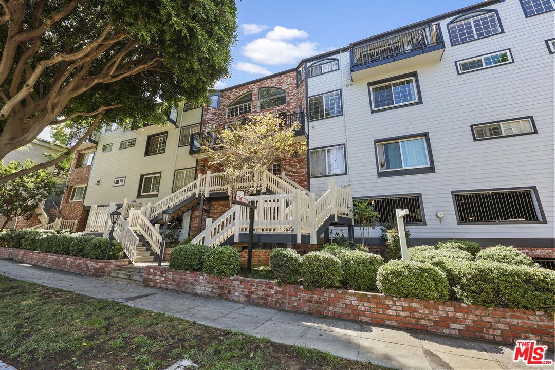 2677 Centinela Ave Unit: 203