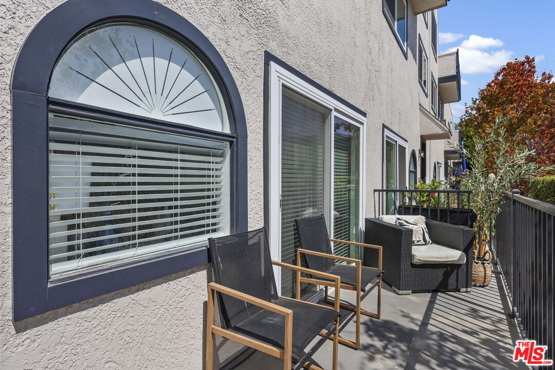 2677 Centinela Ave Unit: 203