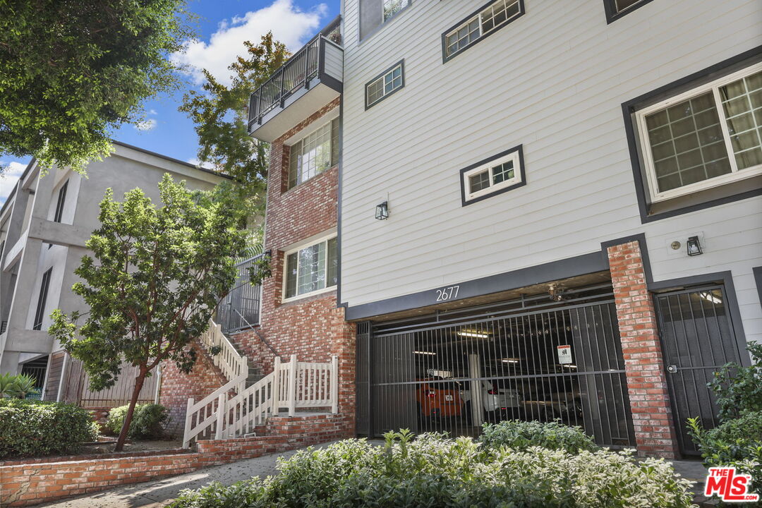 2677 Centinela Ave Unit: 203