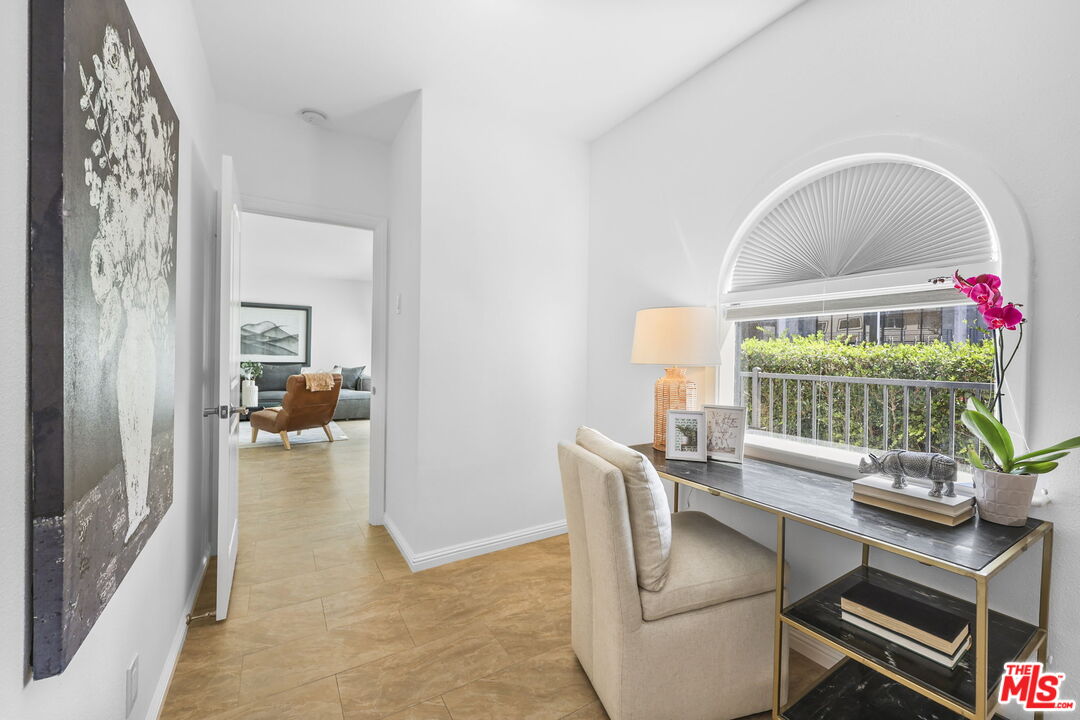 2677 Centinela Ave Unit: 203