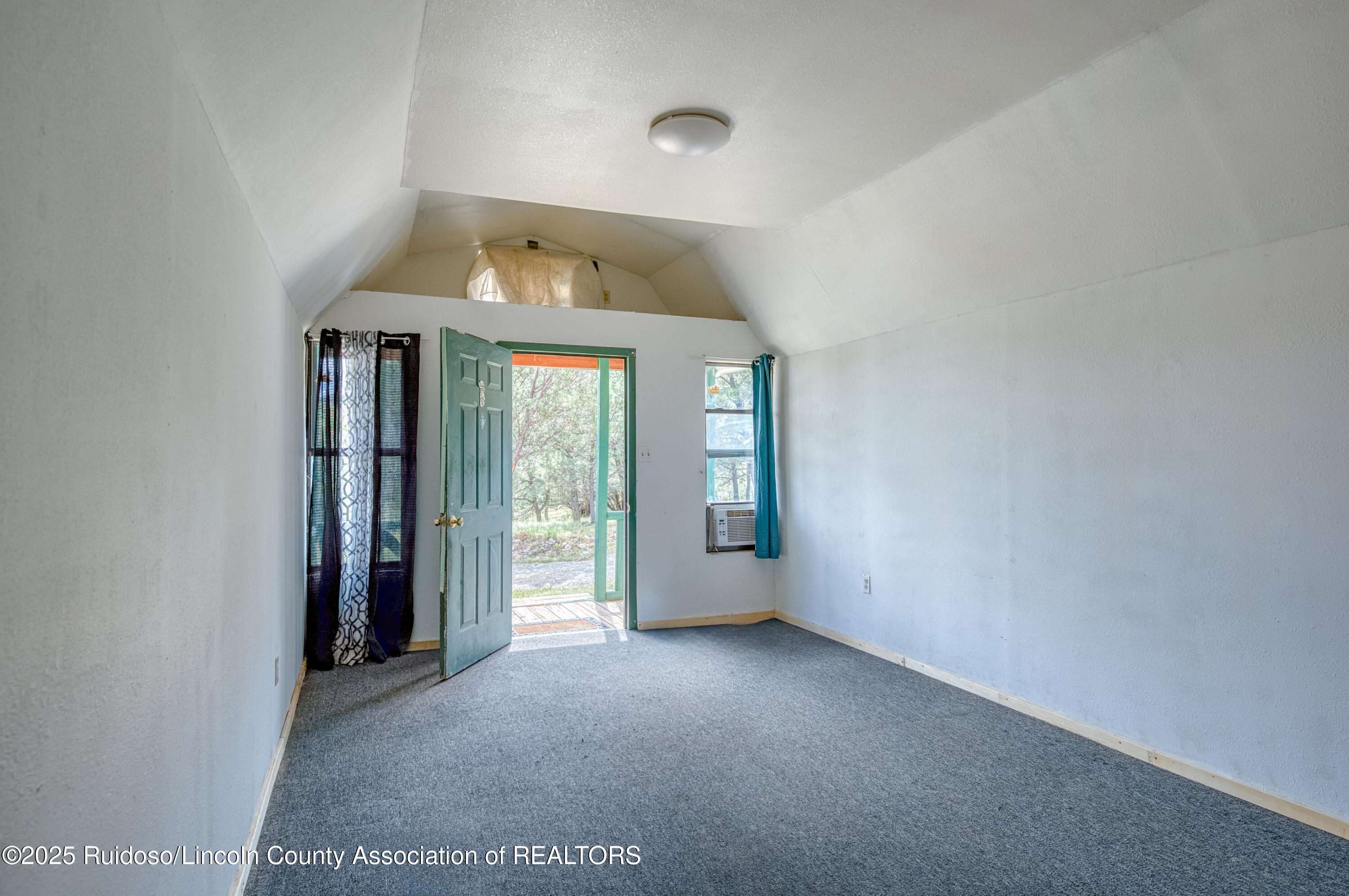 135 Wolf Springs Loop