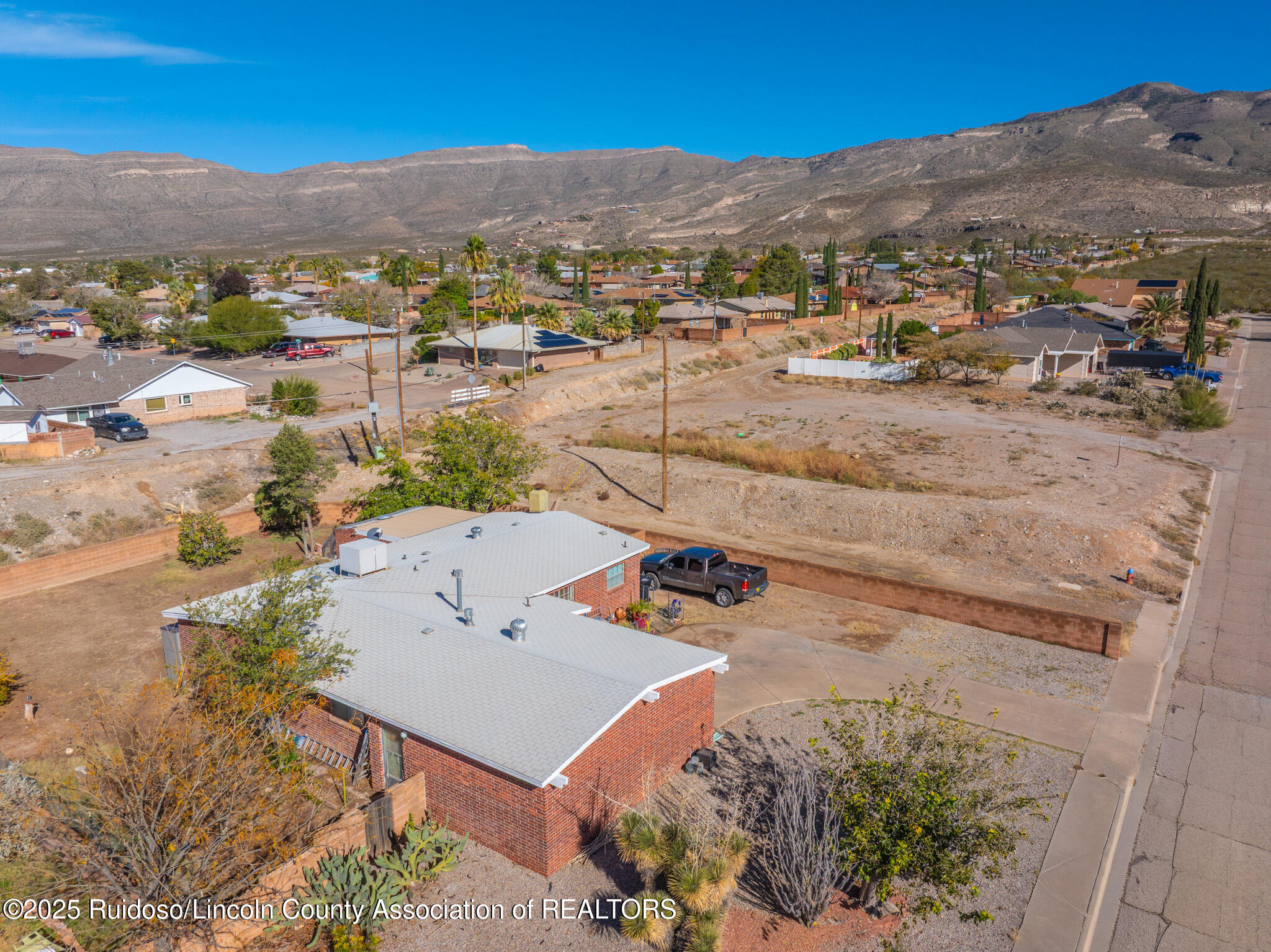 2511 Eastridge Drive