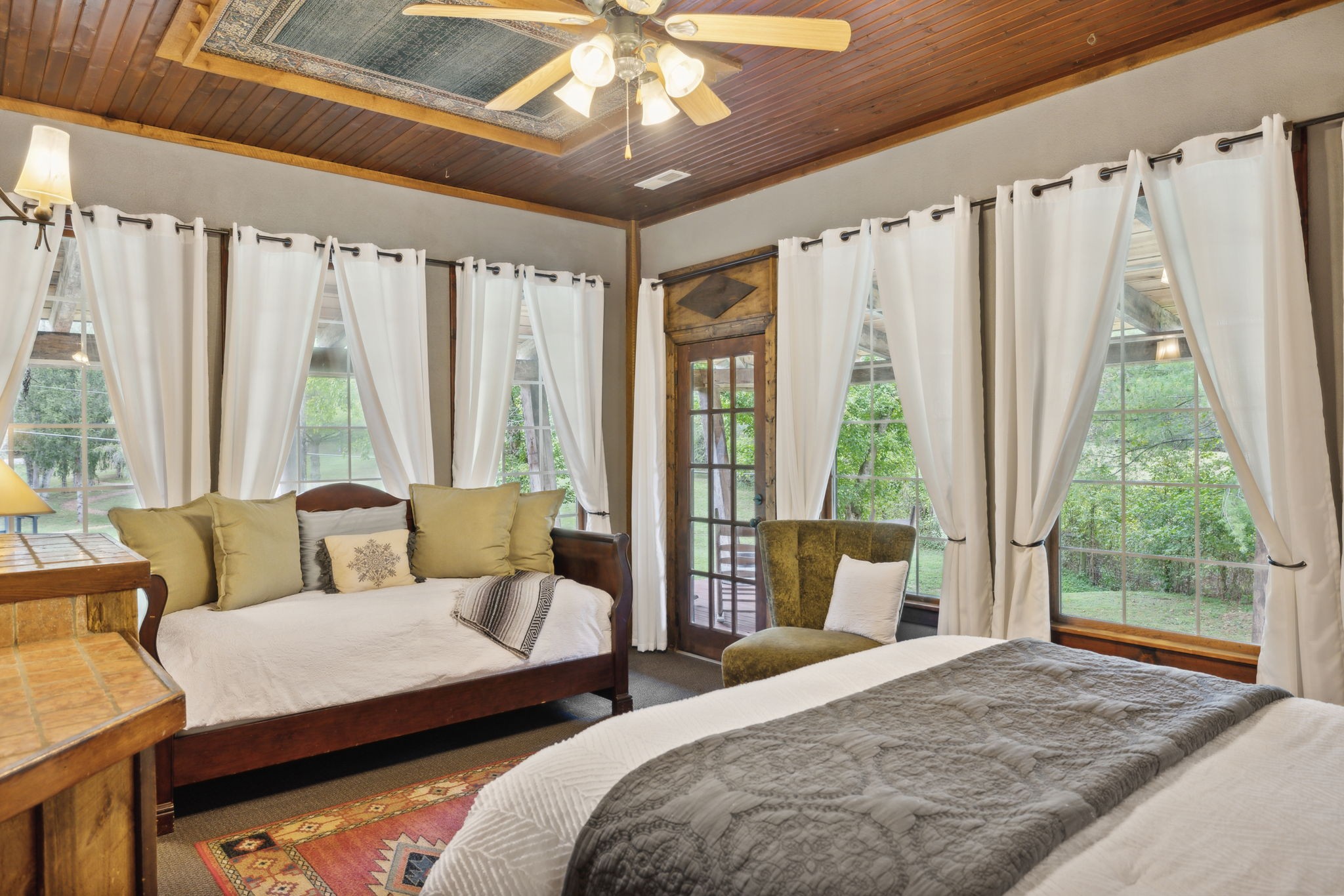 2465 Old Charlotte Pike