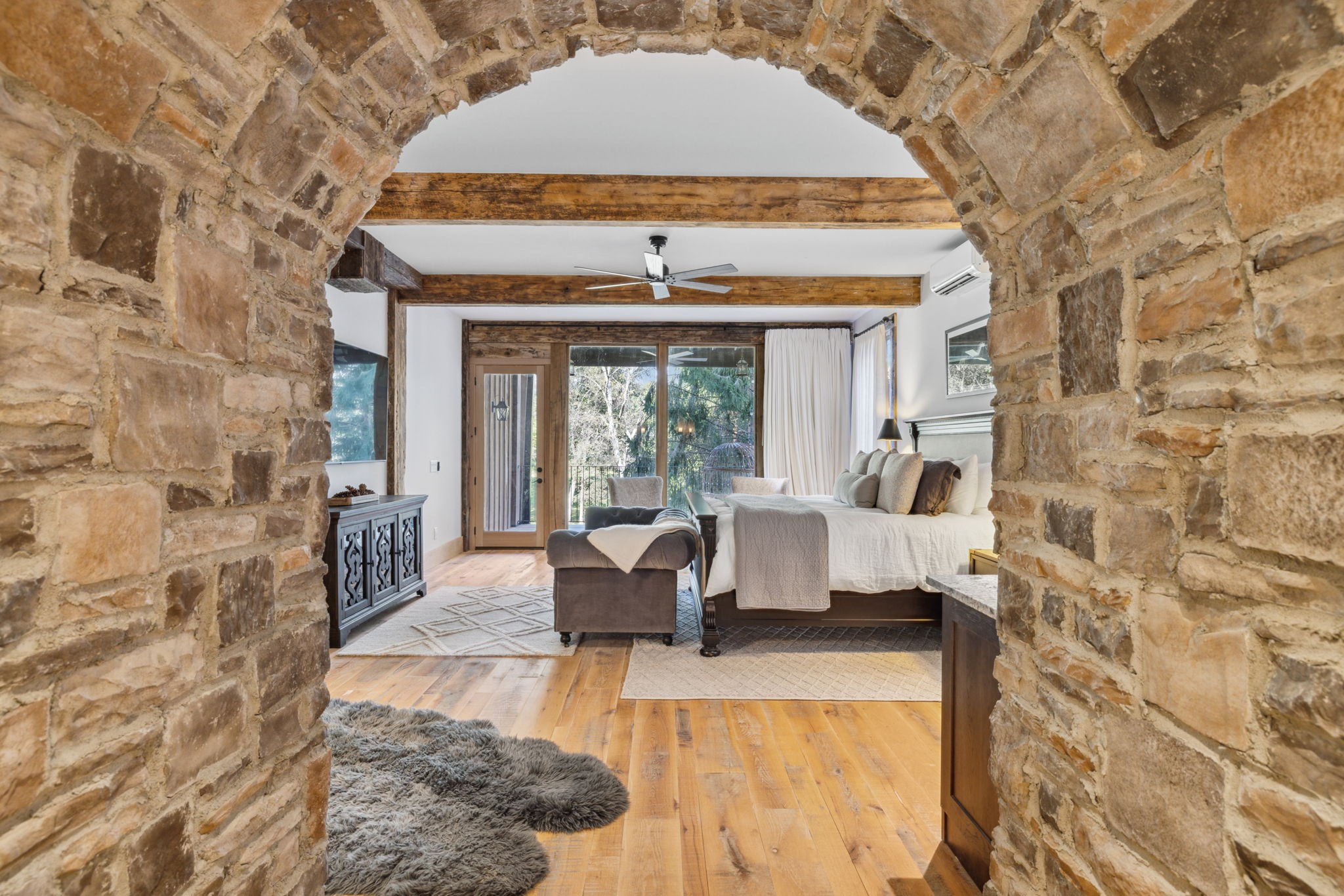 2465 Old Charlotte Pike