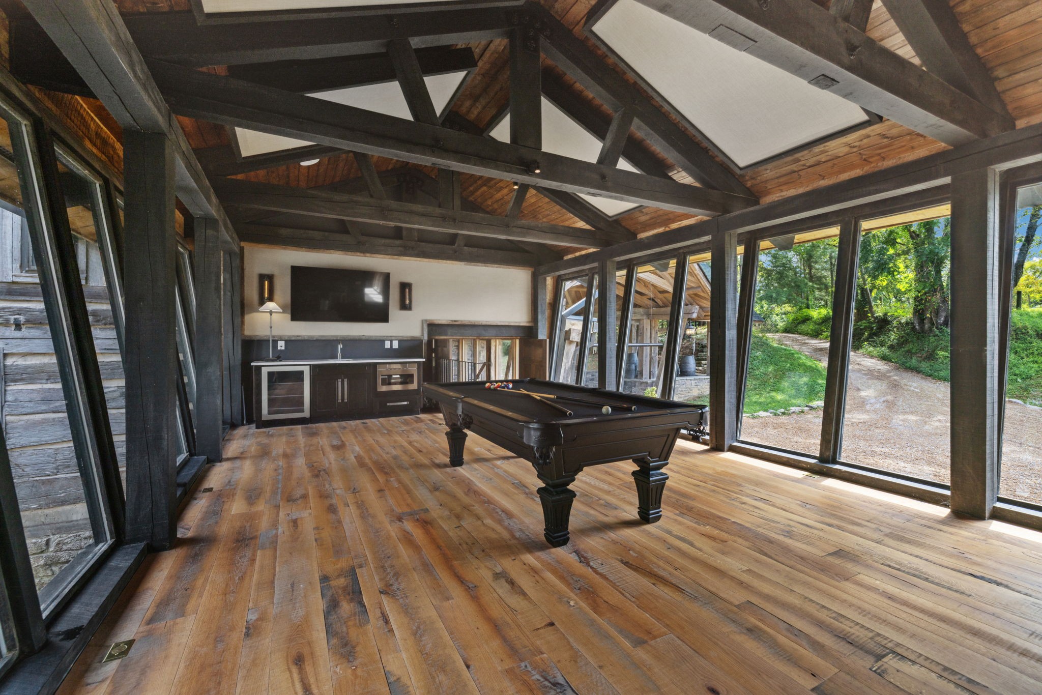 2465 Old Charlotte Pike