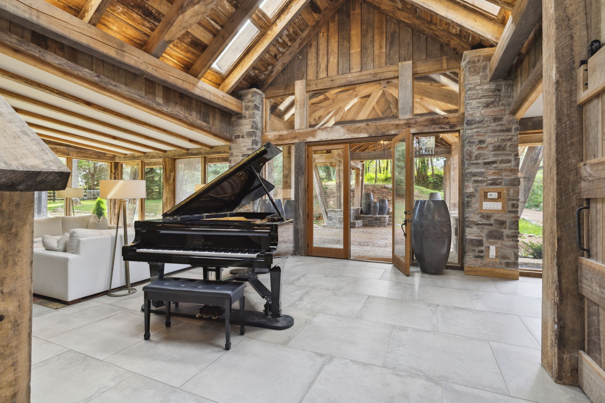 2465 Old Charlotte Pike