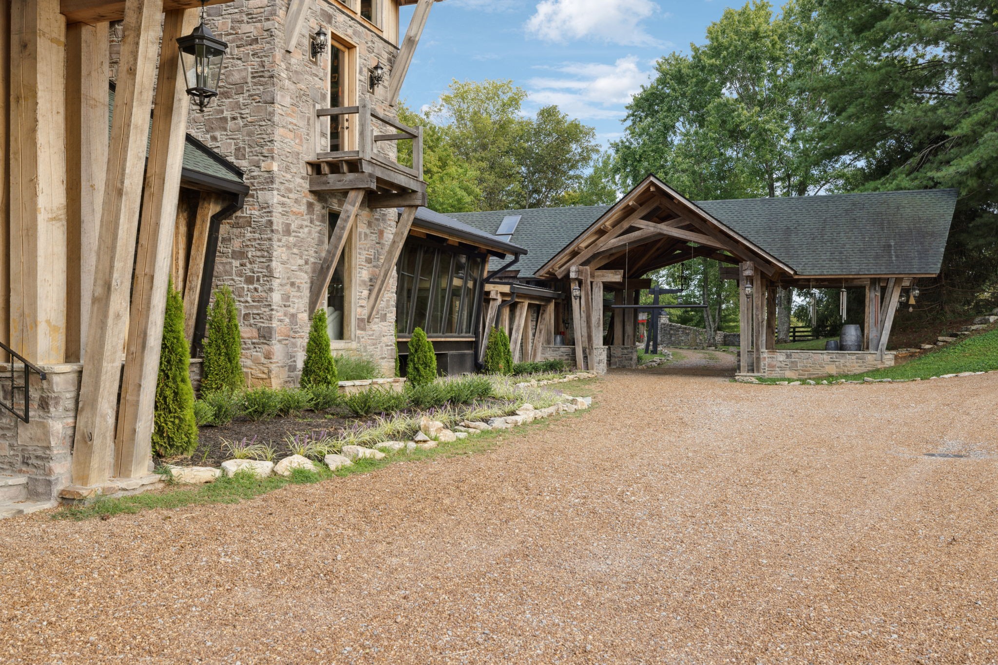 2465 Old Charlotte Pike